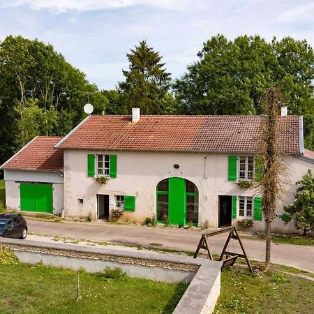 Jolie Vache Deguisee En Fleurs, Chambre D'Hote A Soulosse Eksteriør bilde