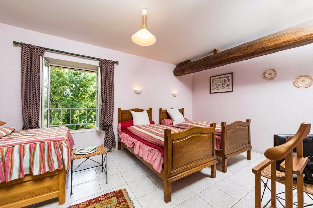 Jolie Vache Deguisee En Fleurs, Chambre D'Hote A Soulosse Rom bilde